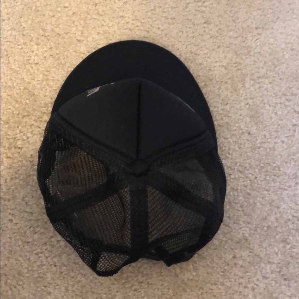 Fun cap 🧢 - Picture 2 of 2